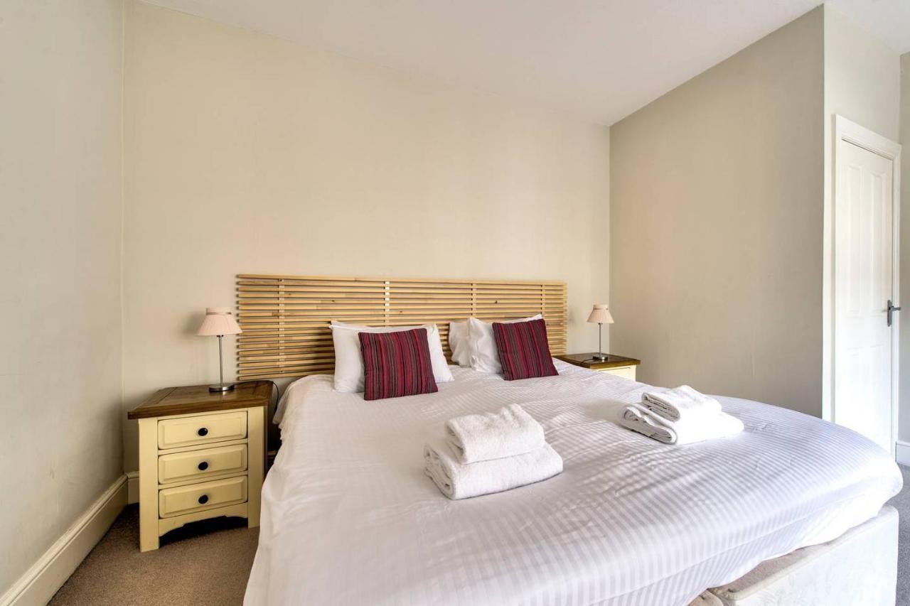 Joivy Bright 1 Bed Flat, Close To Princess Street Edinburgh Exterior photo